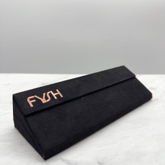 Fysh UK Urban Kool Eyewear Black Foldable Eyeglasses Case Magnetic with Cloth - Picture 2 of 7